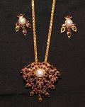 Pendant 0080 Gold Impression Garnet Pearl Pendant Earrings Set